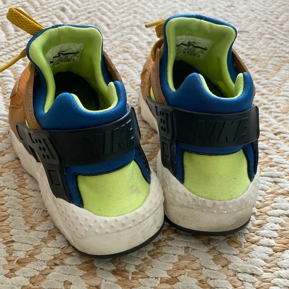 Nike Huarache camel brown/blue/lime green. Great condition